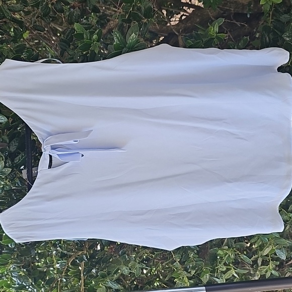 The Limited Dark Blue Lace Tank Top 3X - Picture 3 of 7